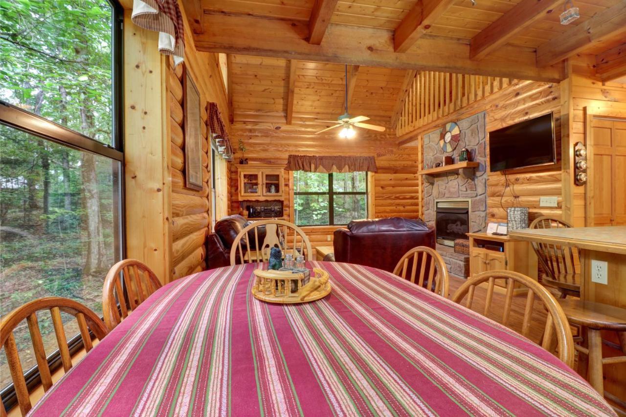 Friendly Bear Cabin Pigeon Forge Kültér fotó