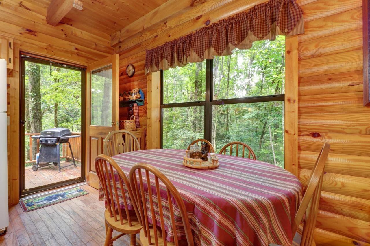 Friendly Bear Cabin Pigeon Forge Kültér fotó